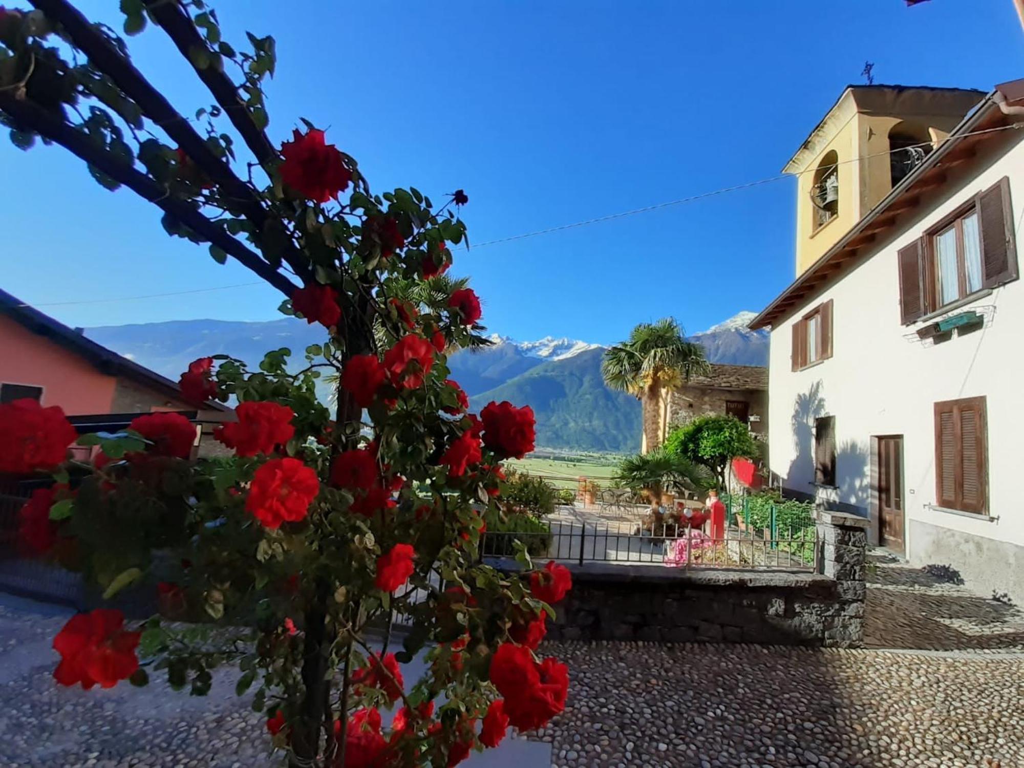 Appartamenti Monastero Dubino Esterno foto