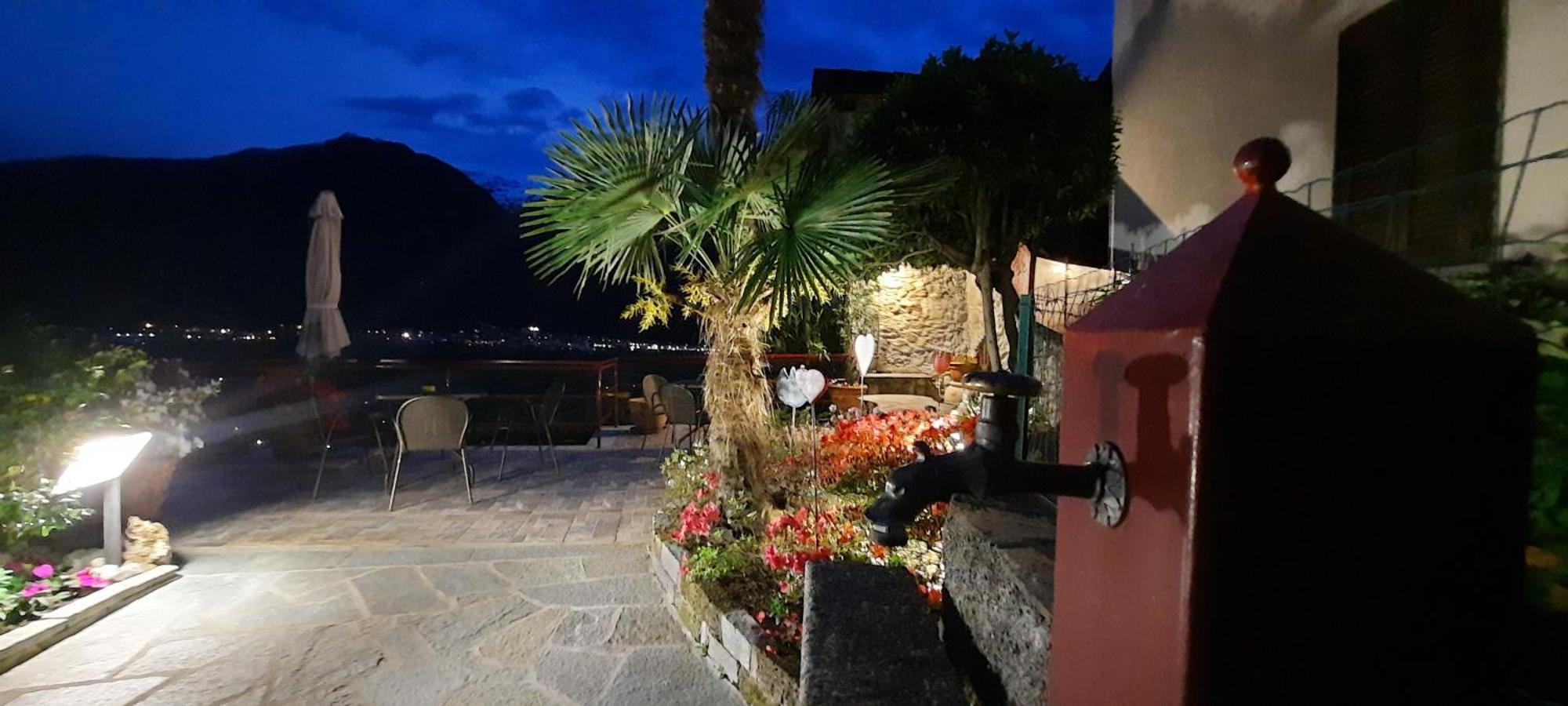Appartamenti Monastero Dubino Esterno foto